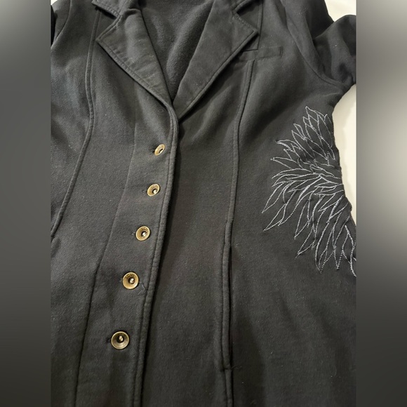 Stylish XCVI Black Women's Long Line Blazer with Embroidery  Detail at Waist. - Picture 13 of 16